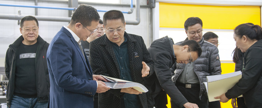 侯景濱走訪印刷、影像市場